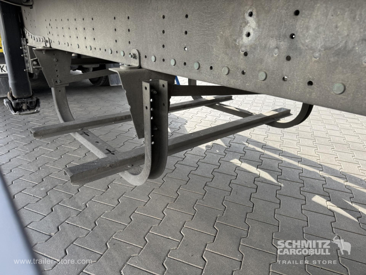 SCHMITZ Curtainsider Standard - Semi-trailer dengan terpal samping: gambar 2 SCHMITZ Curtainsider Standard - Semi-trailer dengan terpal samping: gambar 2