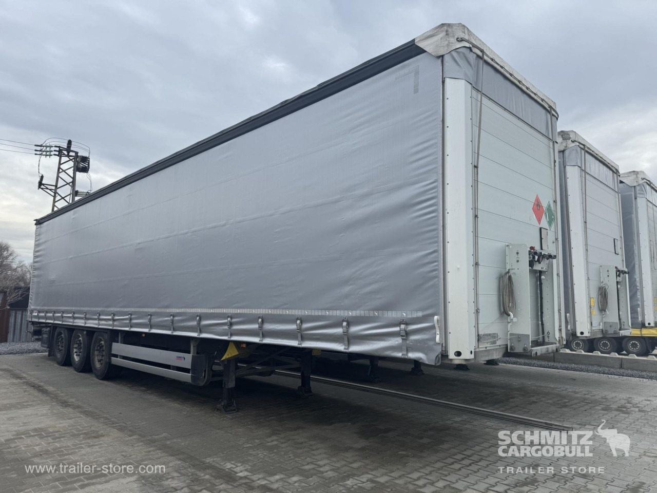 SCHMITZ Curtainsider Standard - Semi-trailer dengan terpal samping: gambar 1 SCHMITZ Curtainsider Standard - Semi-trailer dengan terpal samping: gambar 1