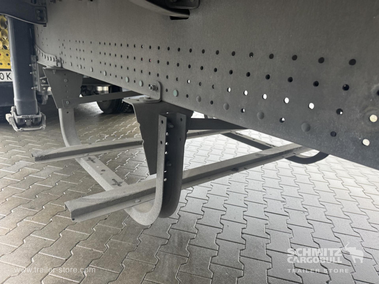 SCHMITZ Curtainsider Standard - Semi-trailer dengan terpal samping: gambar 2 SCHMITZ Curtainsider Standard - Semi-trailer dengan terpal samping: gambar 2