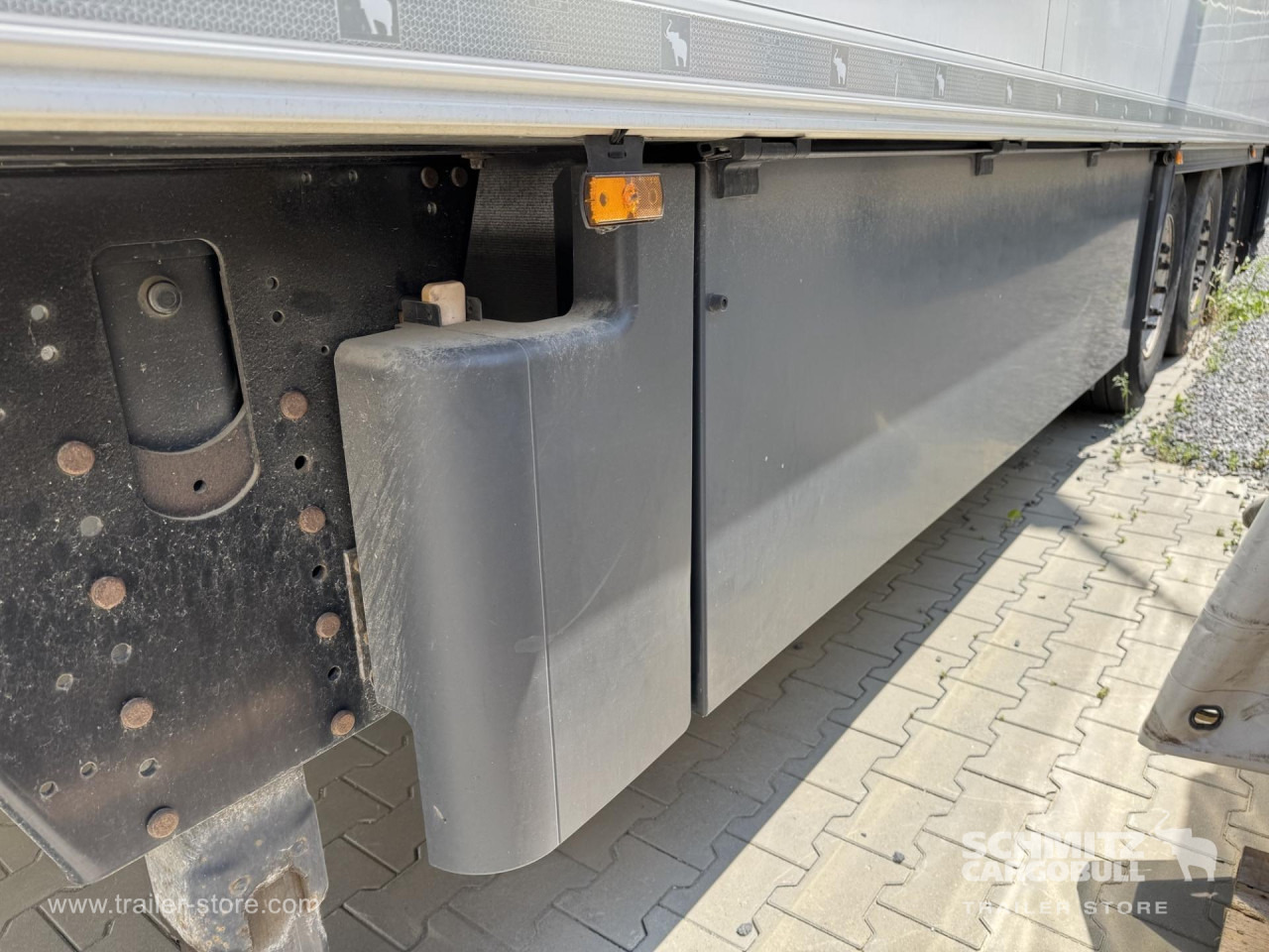 SCHMITZ Reefer Multitemp Double deck - Semi-trailer isotermal: gambar 4 SCHMITZ Reefer Multitemp Double deck - Semi-trailer isotermal: gambar 4
