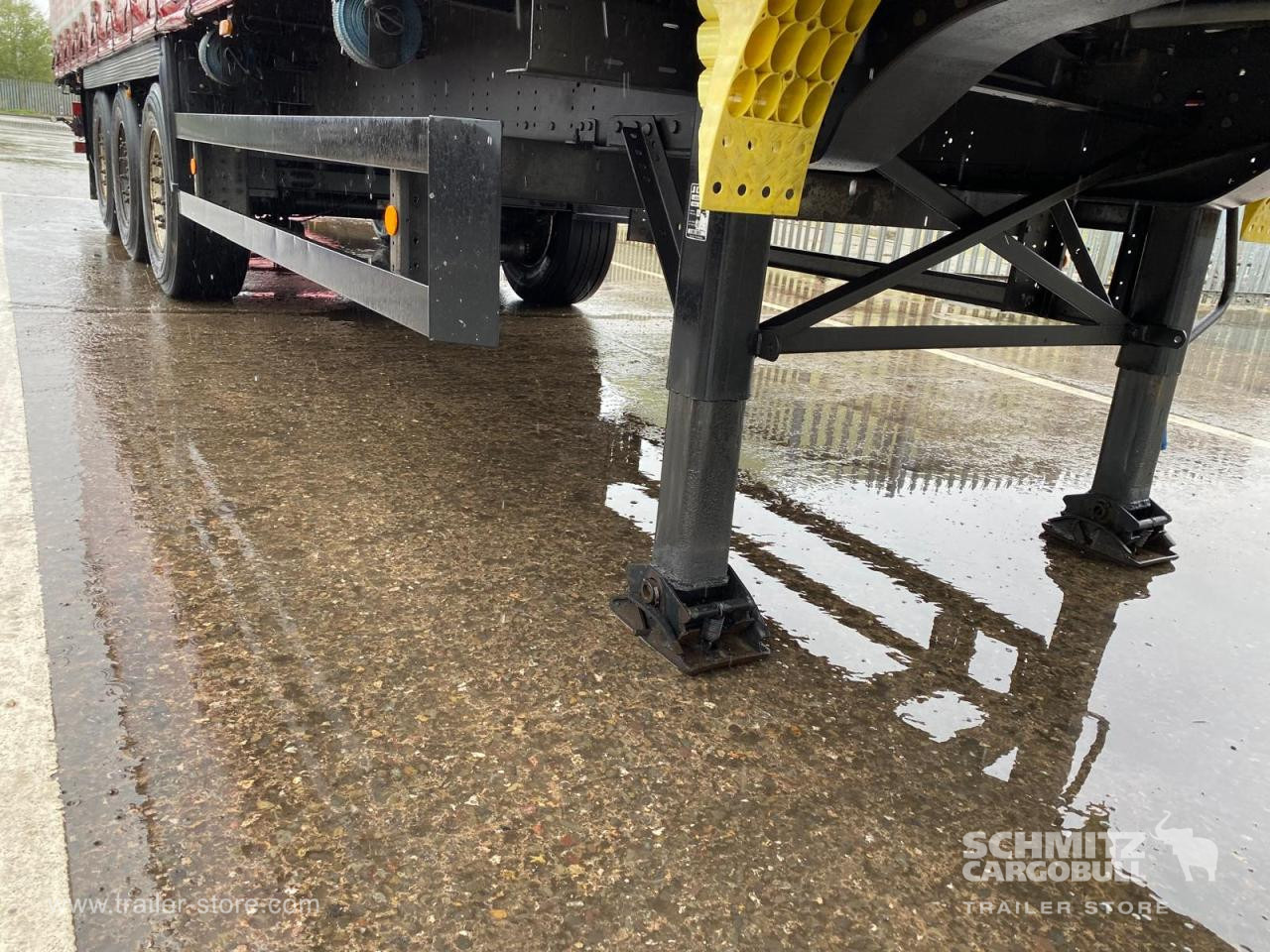 SCHMITZ Curtainsider Standard - Semi-trailer dengan terpal samping: gambar 5 SCHMITZ Curtainsider Standard - Semi-trailer dengan terpal samping: gambar 5