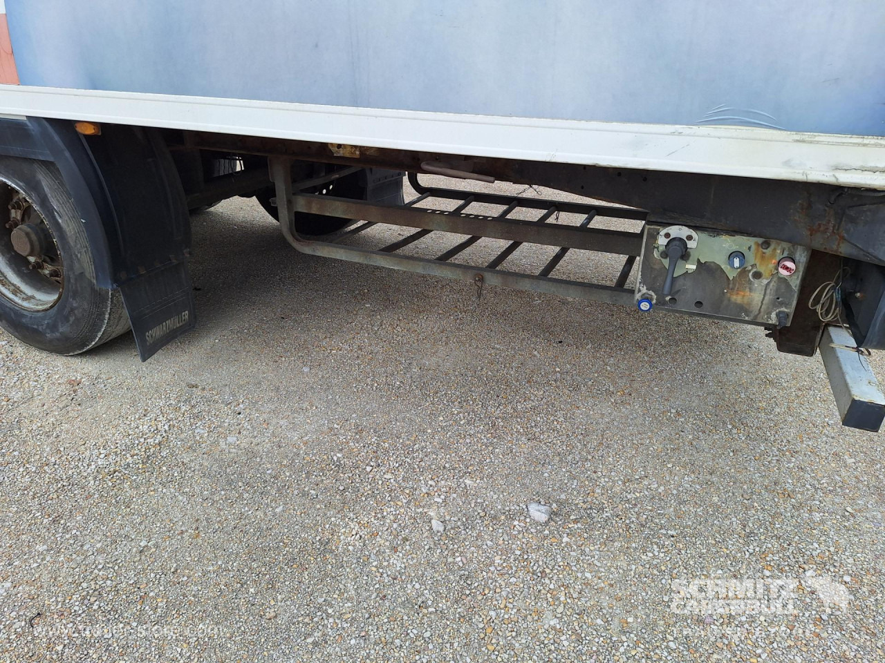 LAMBERET Reefer Standard - Semi-trailer isotermal: gambar 3 LAMBERET Reefer Standard - Semi-trailer isotermal: gambar 3