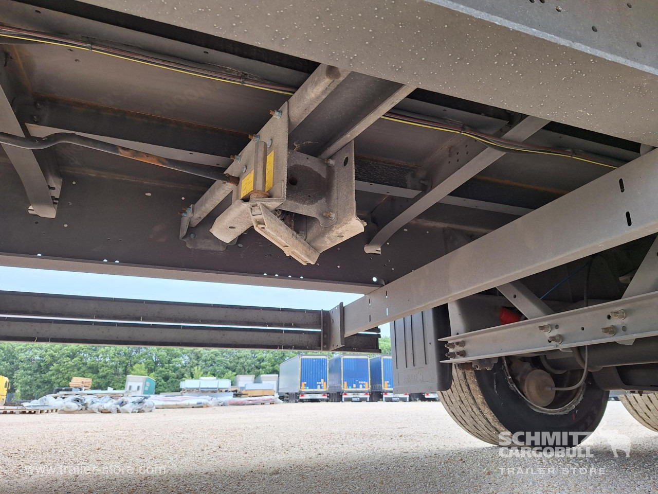 SCHMITZ Curtainsider Mega - Semi-trailer dengan terpal samping: gambar 3 SCHMITZ Curtainsider Mega - Semi-trailer dengan terpal samping: gambar 3