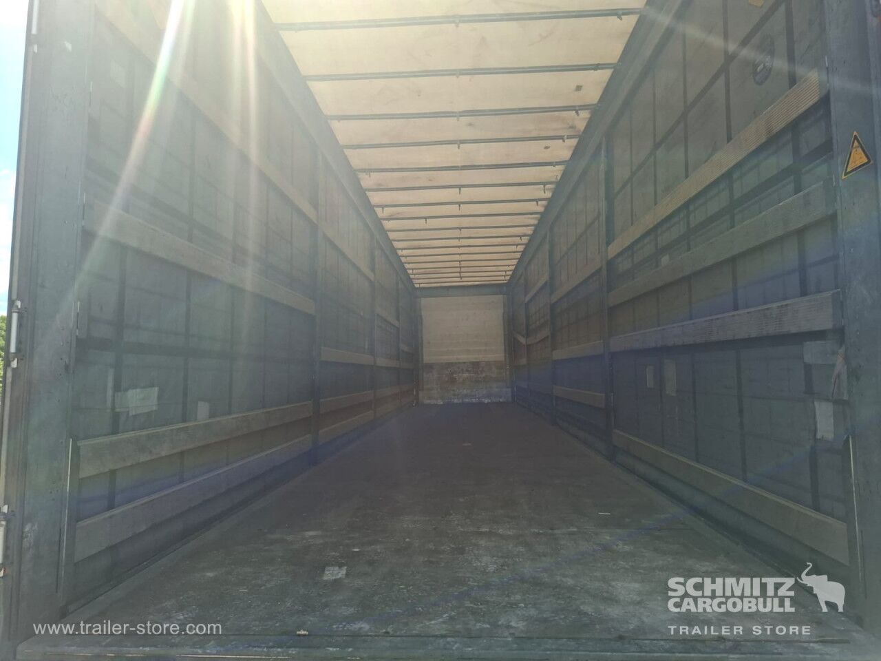 SCHMITZ Curtainsider Mega - Semi-trailer dengan terpal samping: gambar 5 SCHMITZ Curtainsider Mega - Semi-trailer dengan terpal samping: gambar 5