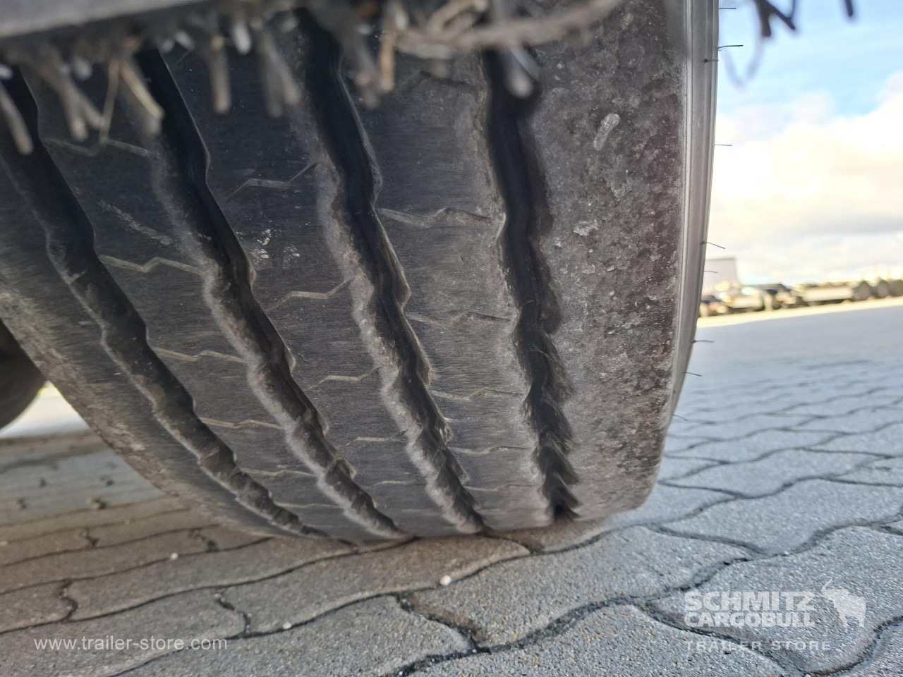 SCHMITZ Mélyhűtő koffer Multitemp - Semi-trailer isotermal: gambar 2 SCHMITZ Mélyhűtő koffer Multitemp - Semi-trailer isotermal: gambar 2