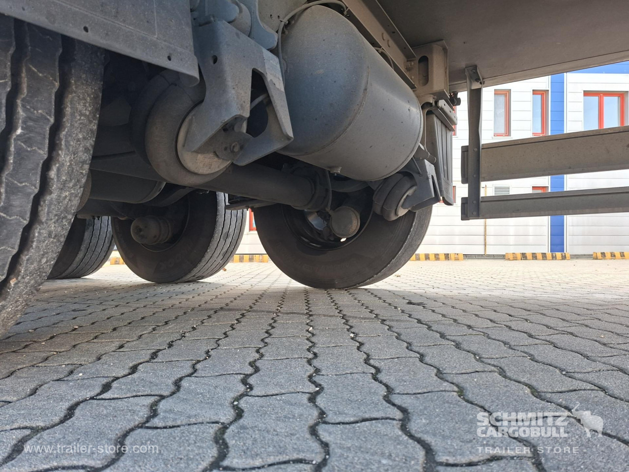 SCHMITZ Mélyhűtő koffer Multitemp - Semi-trailer isotermal: gambar 5 SCHMITZ Mélyhűtő koffer Multitemp - Semi-trailer isotermal: gambar 5