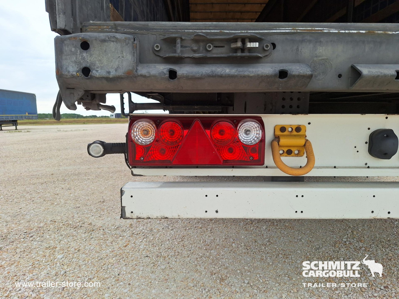 SCHMITZ Tolóponyva Mega - Semi-trailer dengan terpal samping: gambar 2 SCHMITZ Tolóponyva Mega - Semi-trailer dengan terpal samping: gambar 2