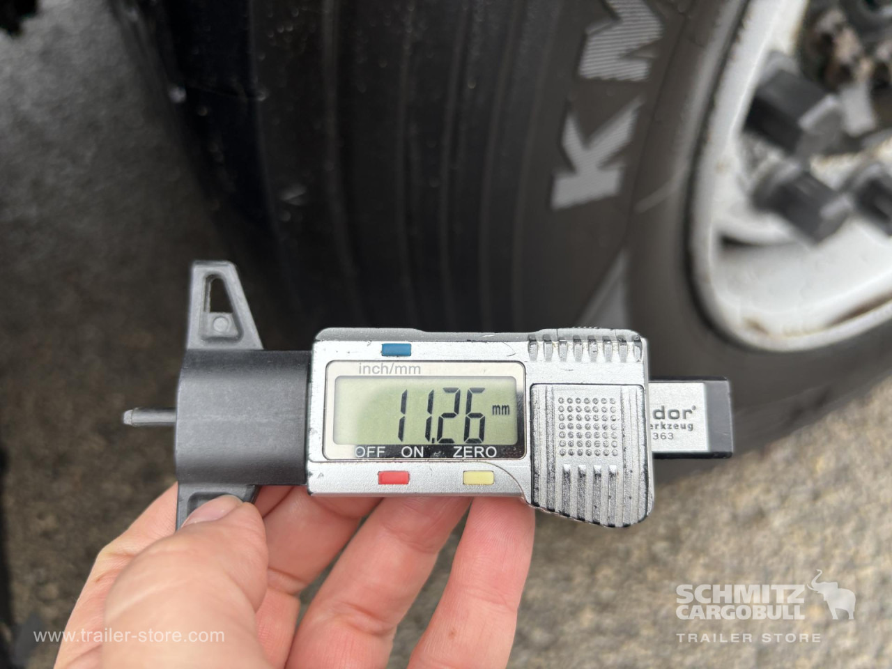 SCHMITZ Curtainsider Mega - Semi-trailer dengan terpal samping: gambar 5 SCHMITZ Curtainsider Mega - Semi-trailer dengan terpal samping: gambar 5