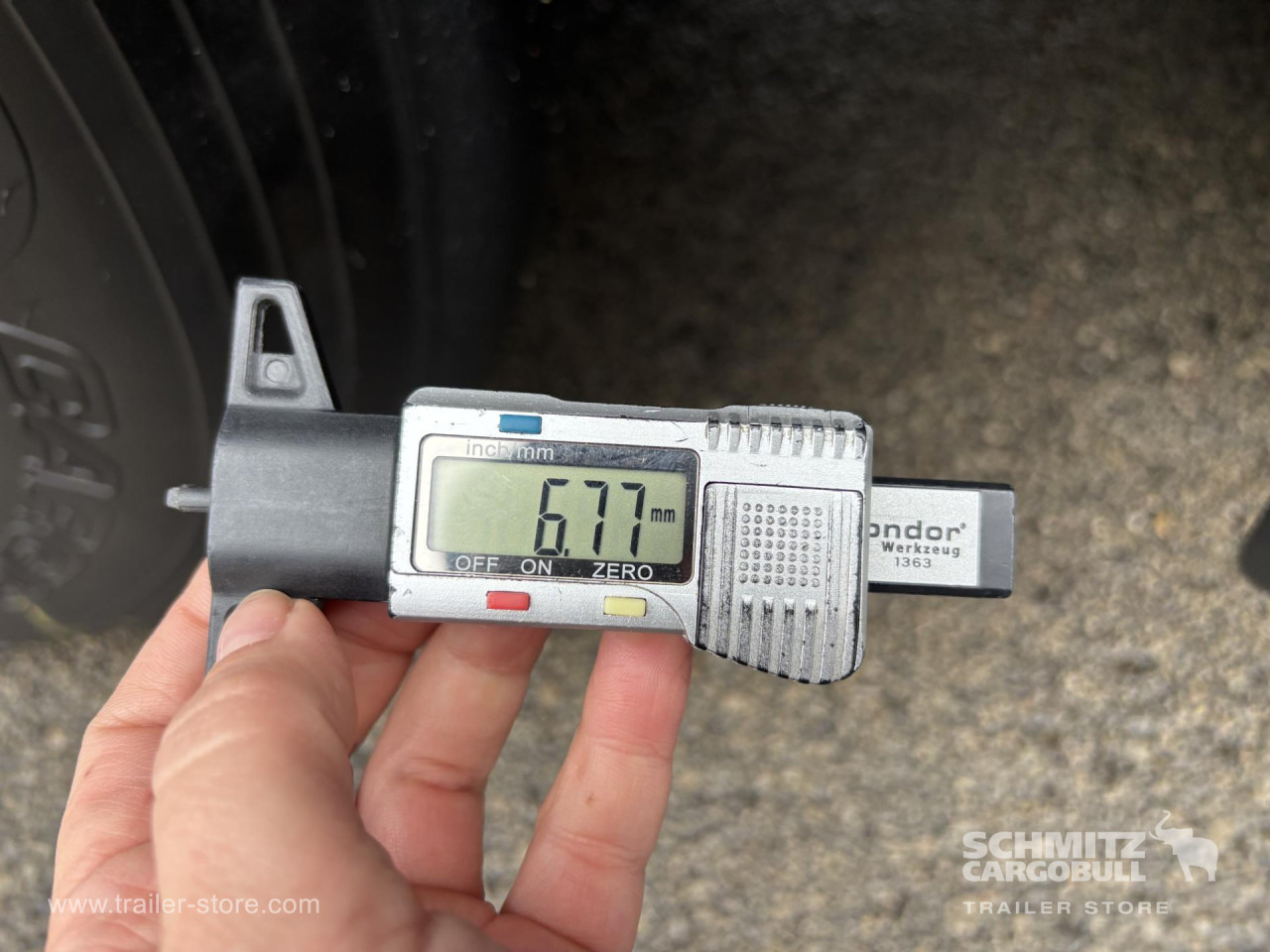 SCHMITZ Curtainsider Mega - Semi-trailer dengan terpal samping: gambar 4 SCHMITZ Curtainsider Mega - Semi-trailer dengan terpal samping: gambar 4