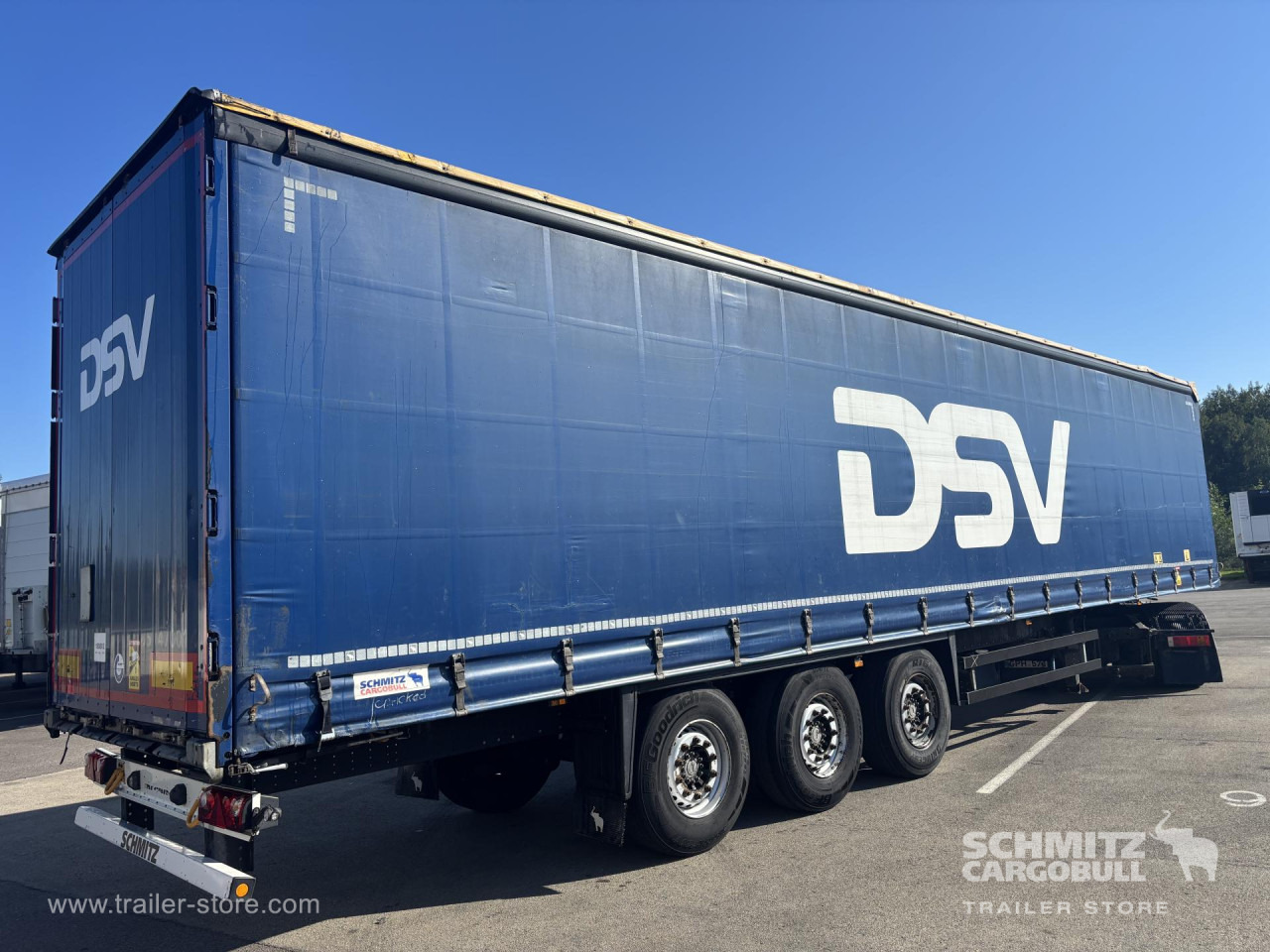 SCHMITZ Curtainsider Standard - Semi-trailer dengan terpal samping: gambar 1 SCHMITZ Curtainsider Standard - Semi-trailer dengan terpal samping: gambar 1