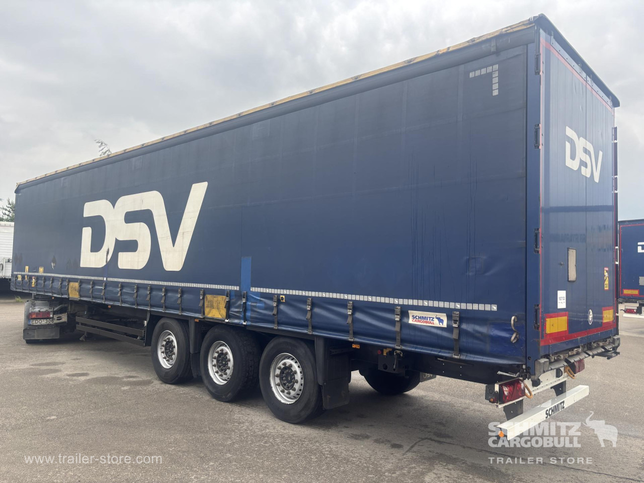 SCHMITZ Curtainsider Standard - Semi-trailer dengan terpal samping: gambar 4 SCHMITZ Curtainsider Standard - Semi-trailer dengan terpal samping: gambar 4