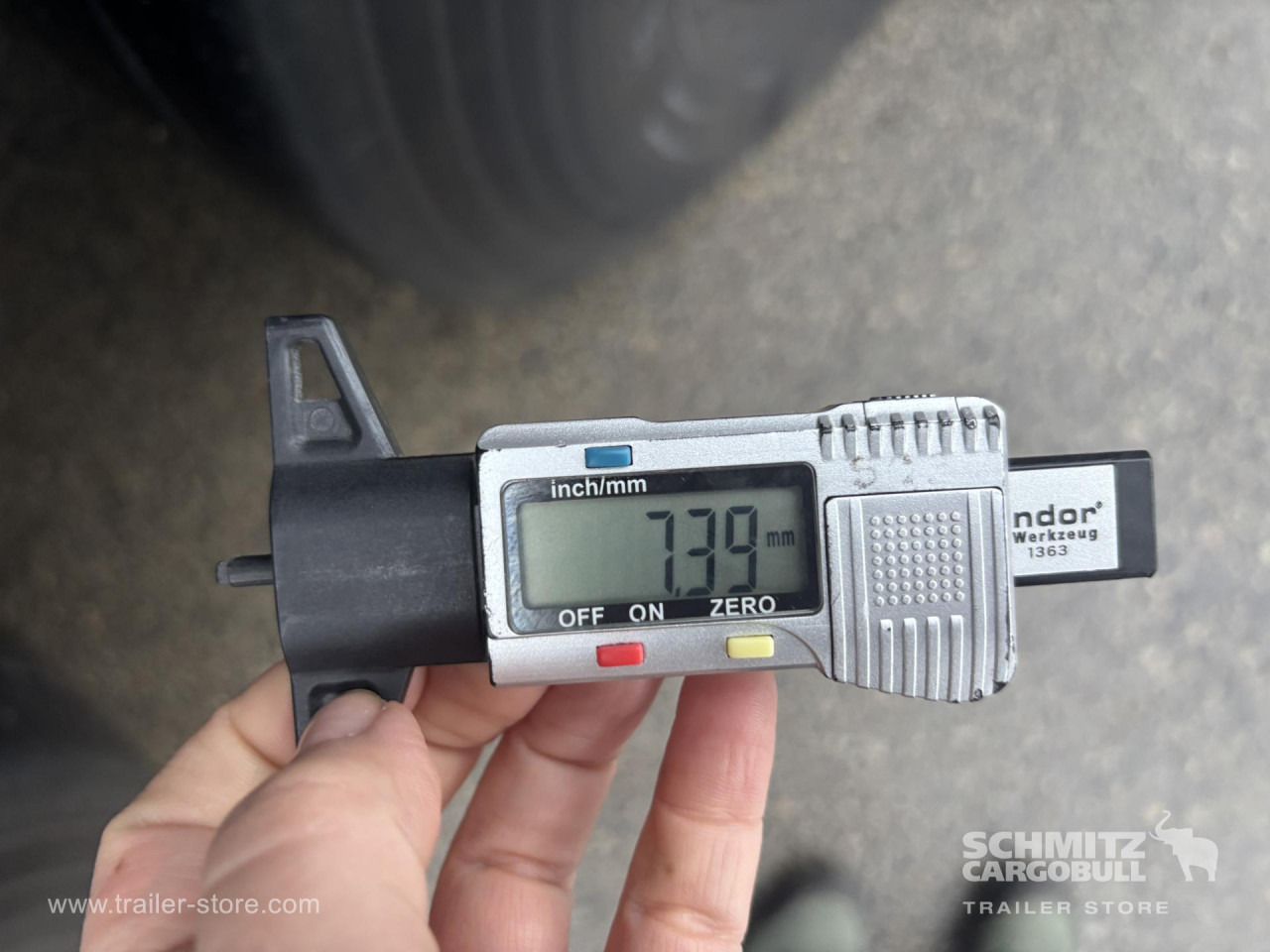 SCHMITZ Curtainsider Standard - Semi-trailer dengan terpal samping: gambar 3 SCHMITZ Curtainsider Standard - Semi-trailer dengan terpal samping: gambar 3