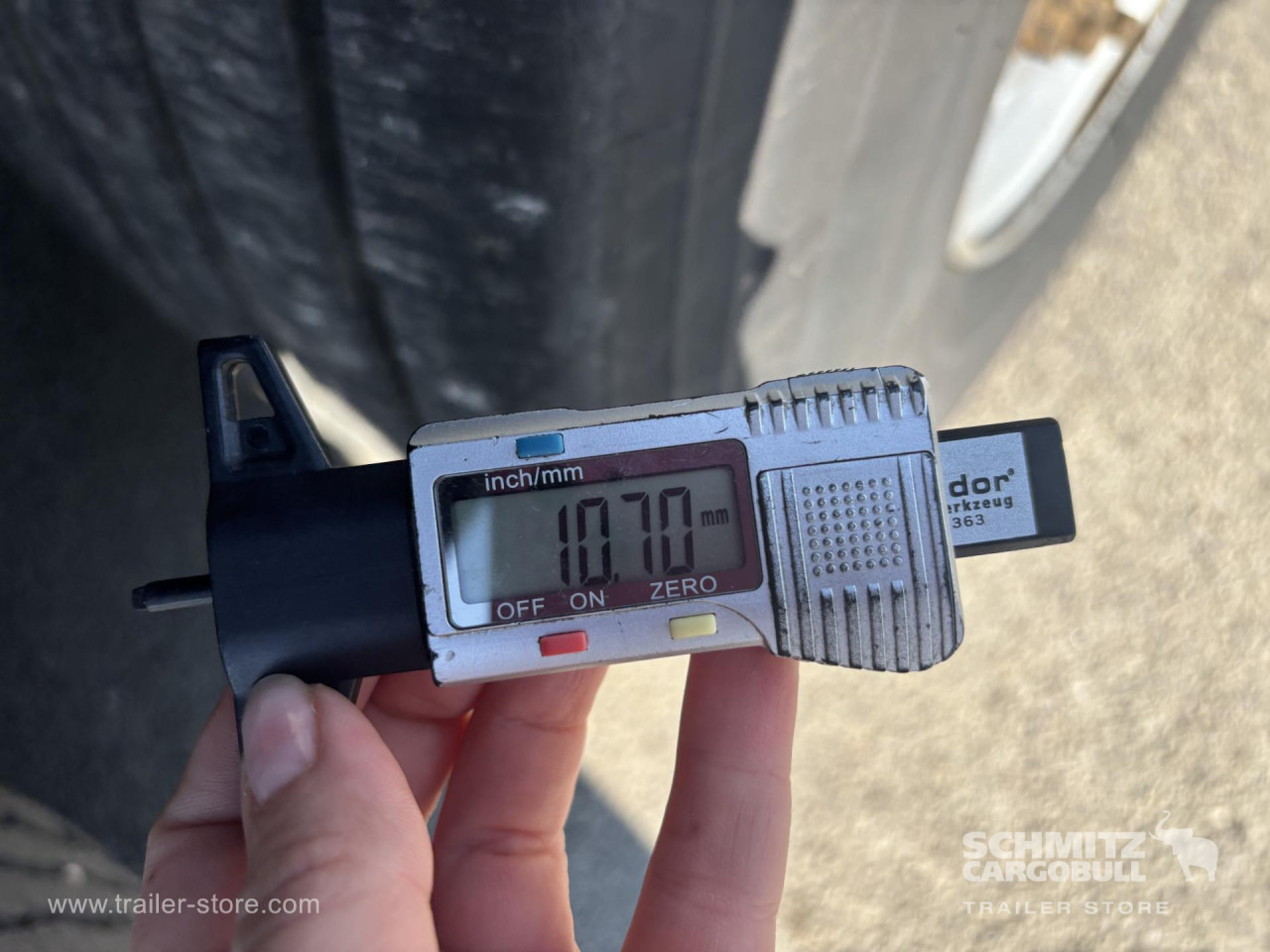 SCHMITZ Curtainsider Standard - Semi-trailer dengan terpal samping: gambar 2 SCHMITZ Curtainsider Standard - Semi-trailer dengan terpal samping: gambar 2