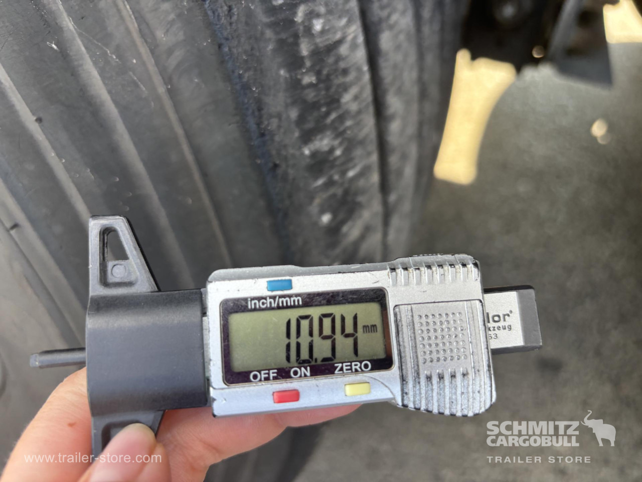 SCHMITZ Curtainsider Standard - Semi-trailer dengan terpal samping: gambar 2 SCHMITZ Curtainsider Standard - Semi-trailer dengan terpal samping: gambar 2