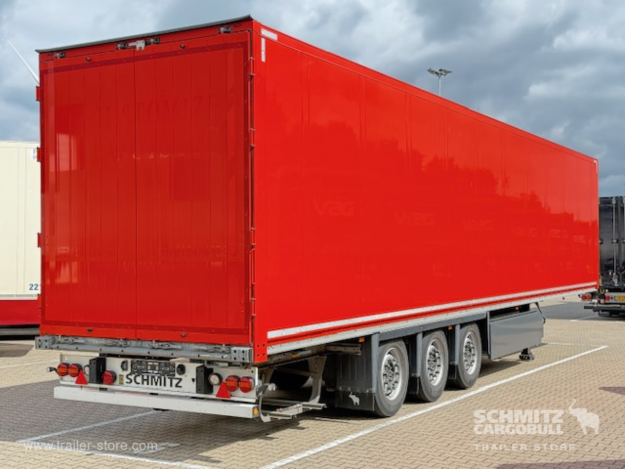 SCHMITZ Oplegger Kasten Standard - Semi-trailer kotak tertutup: gambar 1 SCHMITZ Oplegger Kasten Standard - Semi-trailer kotak tertutup: gambar 1
