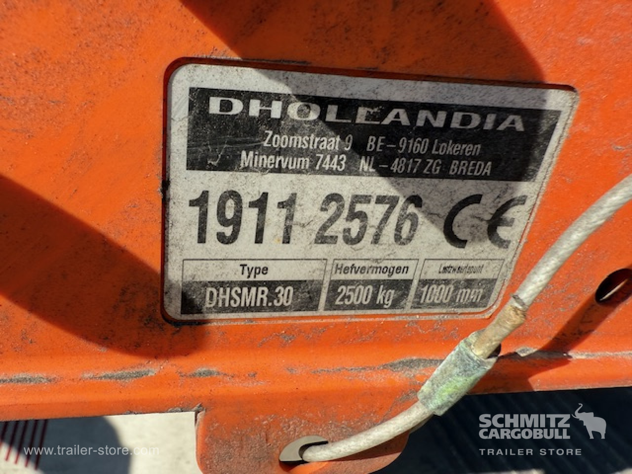 SCHMITZ Oplegger Kasten Standard Taillift - Semi-trailer kotak tertutup: gambar 3 SCHMITZ Oplegger Kasten Standard Taillift - Semi-trailer kotak tertutup: gambar 3