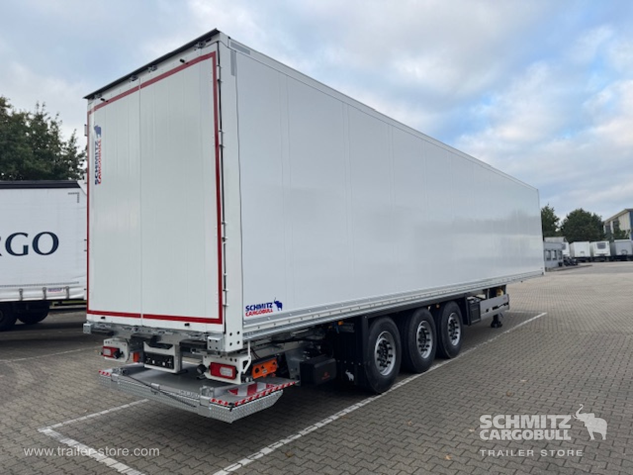 SCHMITZ Oplegger Kasten Standard Taillift - Semi-trailer kotak tertutup: gambar 1 SCHMITZ Oplegger Kasten Standard Taillift - Semi-trailer kotak tertutup: gambar 1