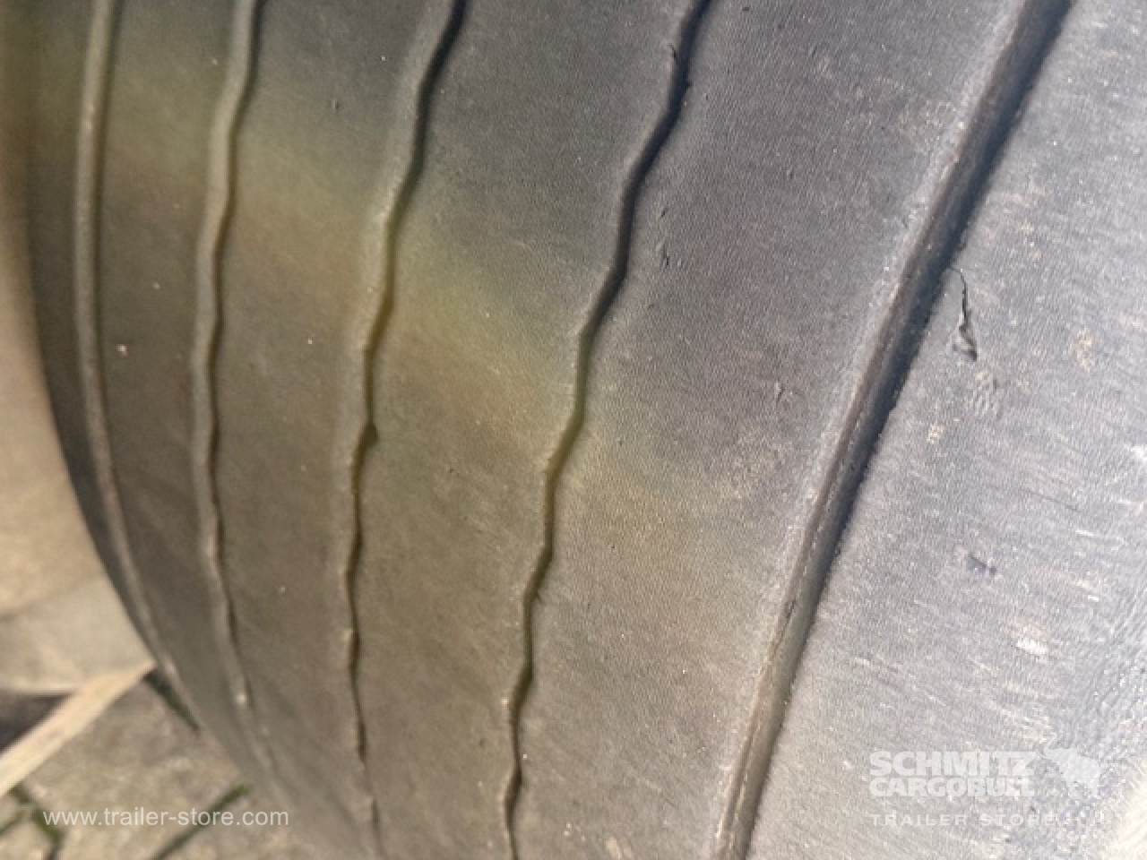 SCHMITZ Oplegger Schuifzeil Mega - Semi-trailer dengan terpal samping: gambar 4 SCHMITZ Oplegger Schuifzeil Mega - Semi-trailer dengan terpal samping: gambar 4