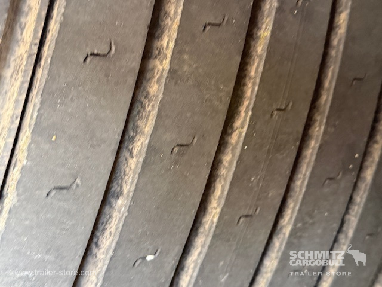 SCHMITZ Oplegger Schuifzeil Mega - Semi-trailer dengan terpal samping: gambar 2 SCHMITZ Oplegger Schuifzeil Mega - Semi-trailer dengan terpal samping: gambar 2