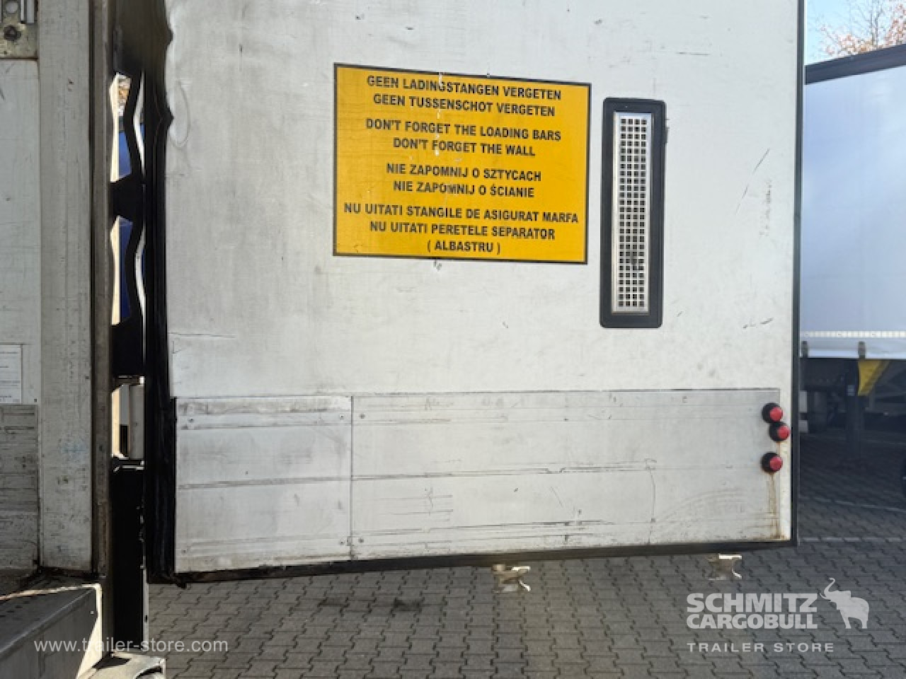 SCHMITZ Oplegger Vries Multitemp - Semi-trailer isotermal: gambar 2 SCHMITZ Oplegger Vries Multitemp - Semi-trailer isotermal: gambar 2