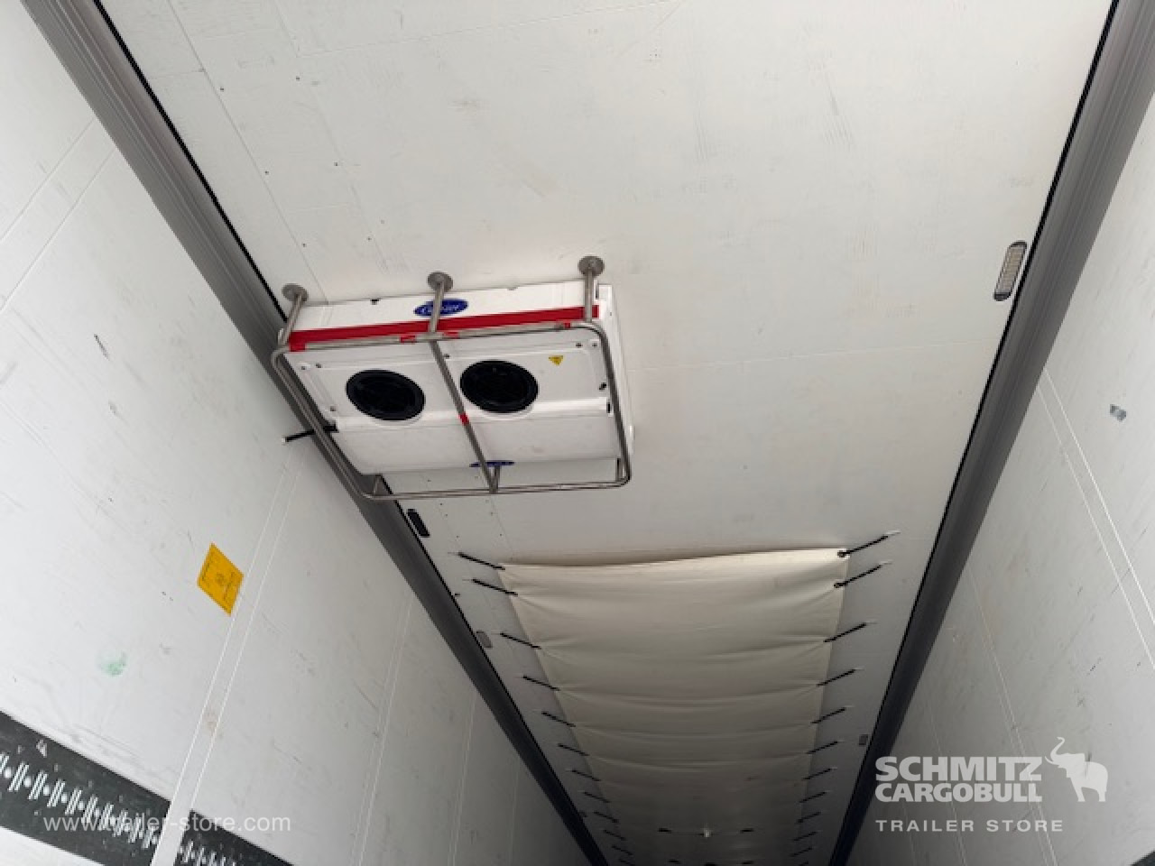 SCHMITZ Oplegger Vries Multitemp - Semi-trailer isotermal: gambar 2 SCHMITZ Oplegger Vries Multitemp - Semi-trailer isotermal: gambar 2