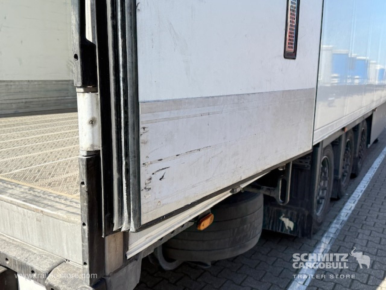 SCHMITZ Oplegger Vries Multitemp - Semi-trailer isotermal: gambar 3 SCHMITZ Oplegger Vries Multitemp - Semi-trailer isotermal: gambar 3
