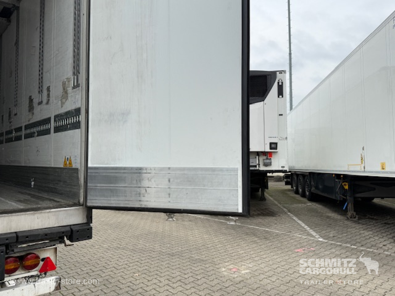 SCHMITZ Oplegger Vries Multitemp Double deck - Semi-trailer isotermal: gambar 2 SCHMITZ Oplegger Vries Multitemp Double deck - Semi-trailer isotermal: gambar 2