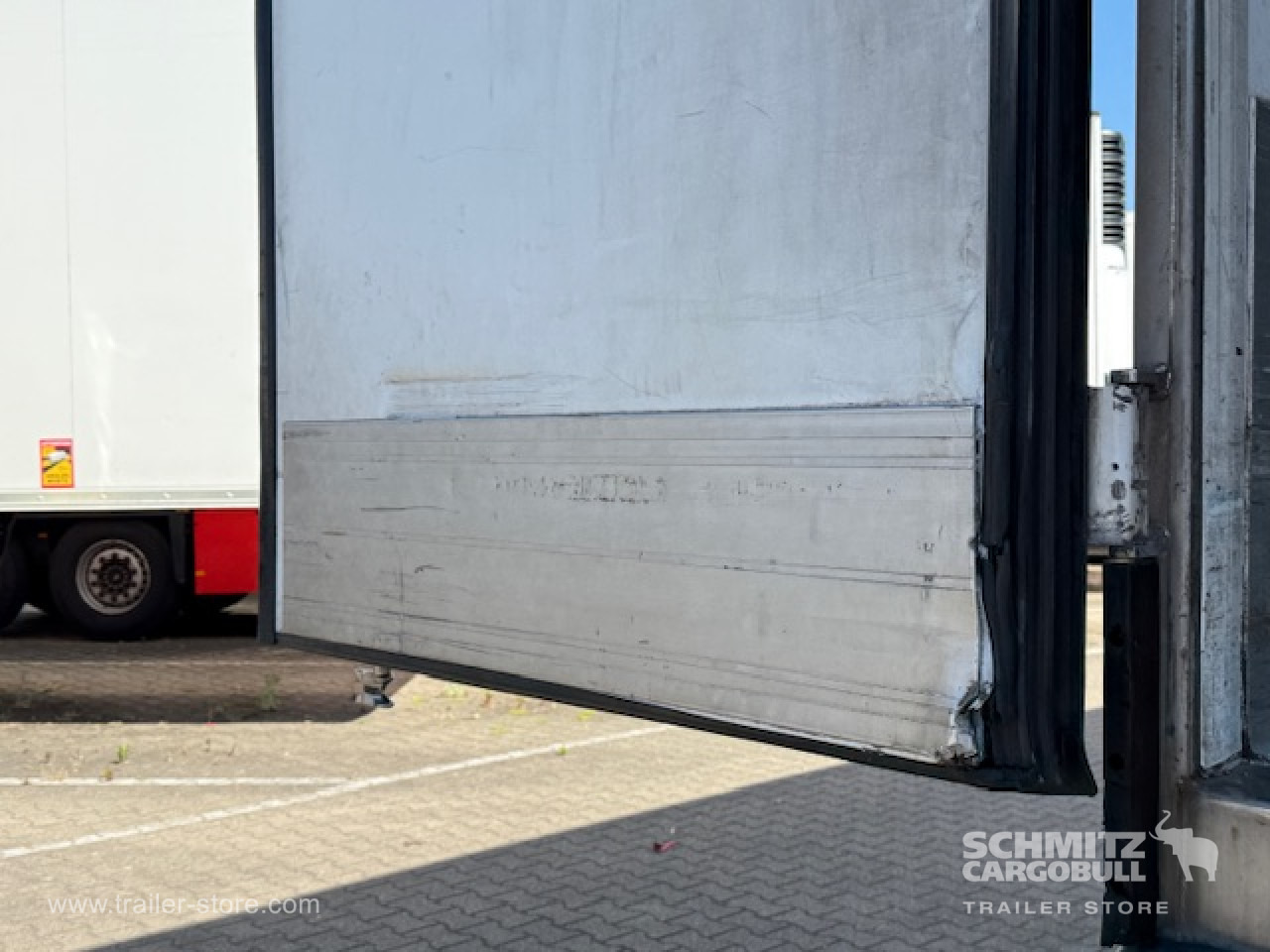 SCHMITZ Oplegger Vries Multitemp Taillift - Semi-trailer isotermal: gambar 5 SCHMITZ Oplegger Vries Multitemp Taillift - Semi-trailer isotermal: gambar 5