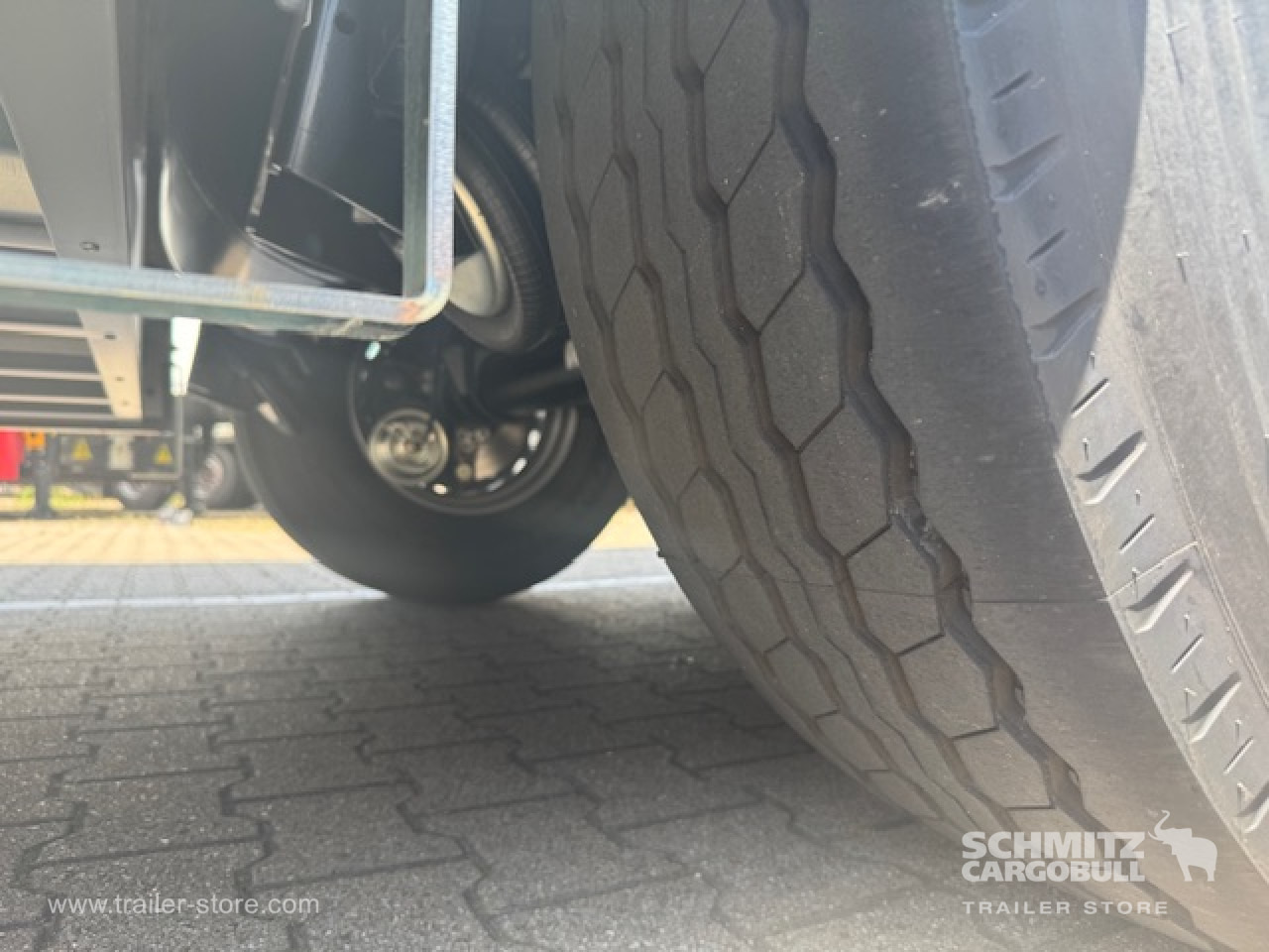 SCHMITZ Oplegger Vries Standard Taillift - Semi-trailer isotermal: gambar 5 SCHMITZ Oplegger Vries Standard Taillift - Semi-trailer isotermal: gambar 5