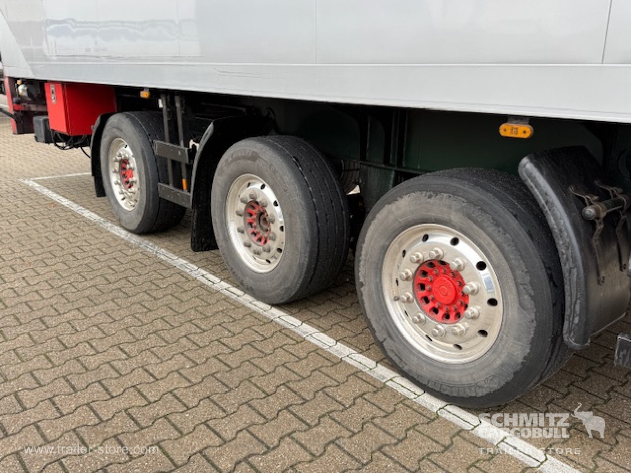 SCHMITZ Oplegger Vries Standard Taillift - Semi-trailer isotermal: gambar 4 SCHMITZ Oplegger Vries Standard Taillift - Semi-trailer isotermal: gambar 4