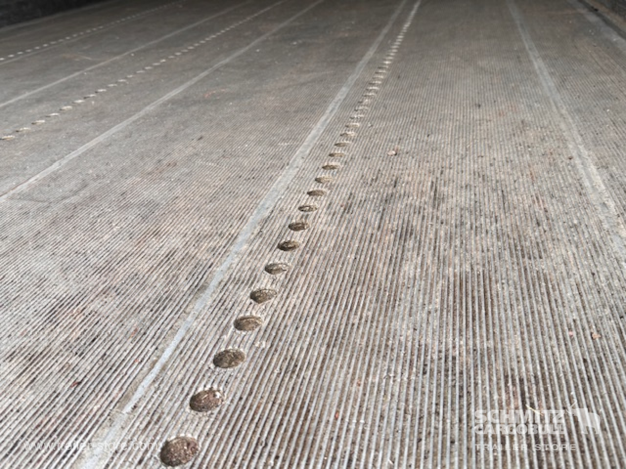 SCHMITZ Oplegger Vries Standard Taillift - Semi-trailer isotermal: gambar 5 SCHMITZ Oplegger Vries Standard Taillift - Semi-trailer isotermal: gambar 5