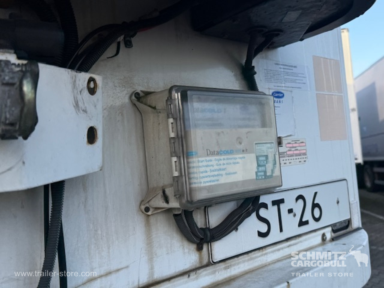 SCHMITZ Oplegger Vries Standard Taillift - Semi-trailer isotermal: gambar 3 SCHMITZ Oplegger Vries Standard Taillift - Semi-trailer isotermal: gambar 3