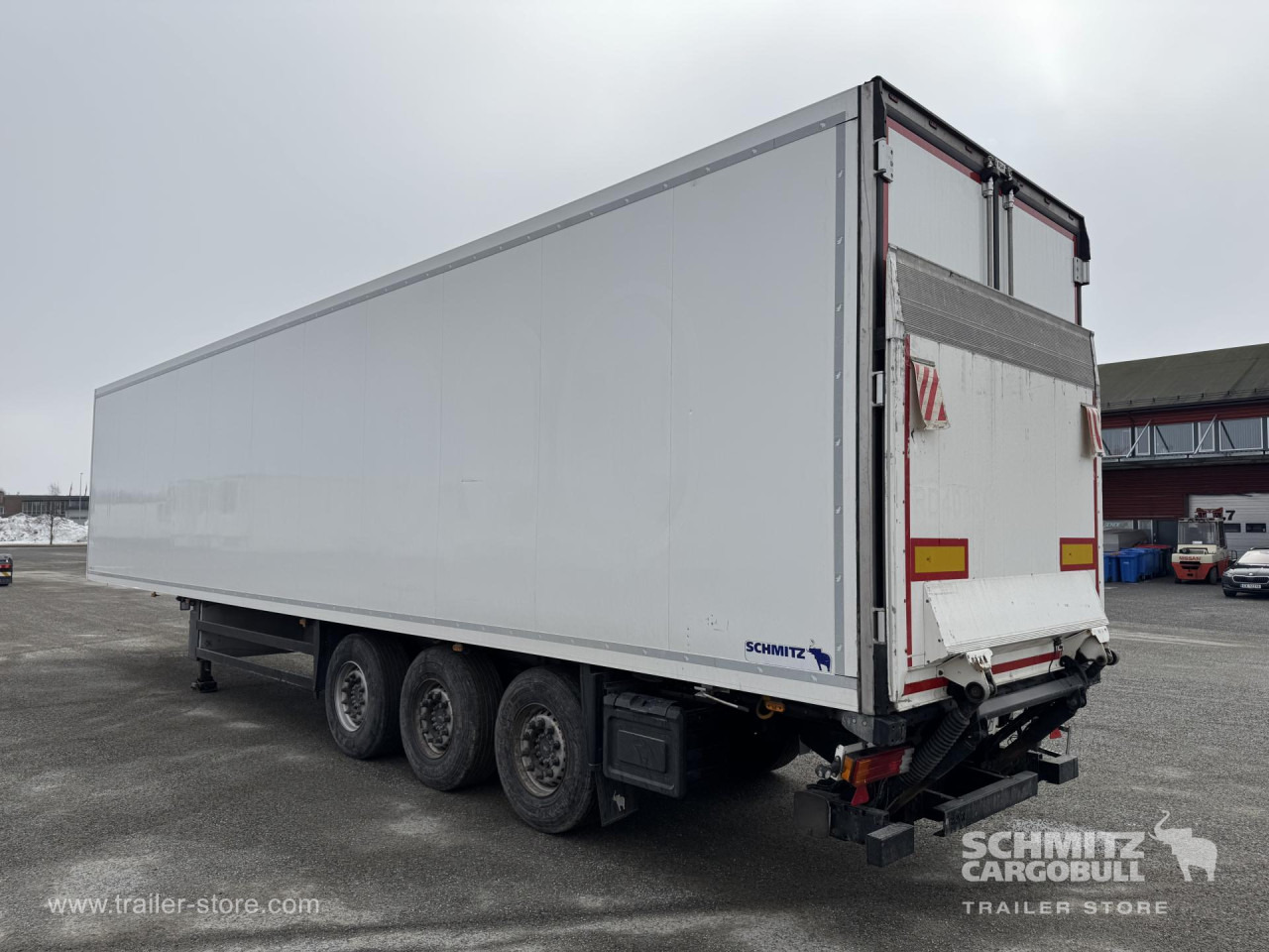 SCHMITZ Reefer Standard Taillift - Semi-trailer isotermal: gambar 1 SCHMITZ Reefer Standard Taillift - Semi-trailer isotermal: gambar 1