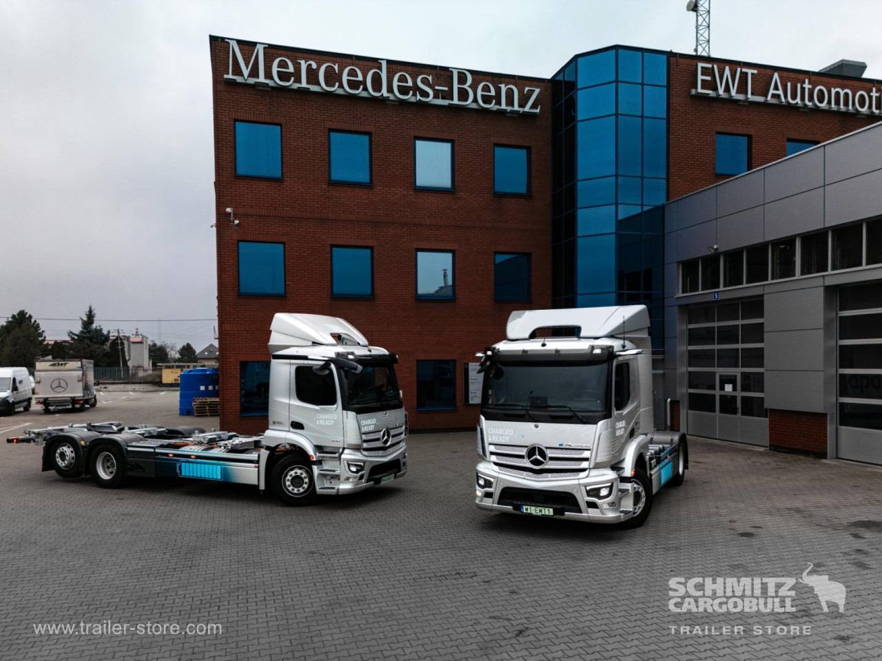 MERCEDES-BENZ - Pengangkut kontainer/ Container truck, Truk listrik: gambar 5 MERCEDES-BENZ - Pengangkut kontainer/ Container truck, Truk listrik: gambar 5