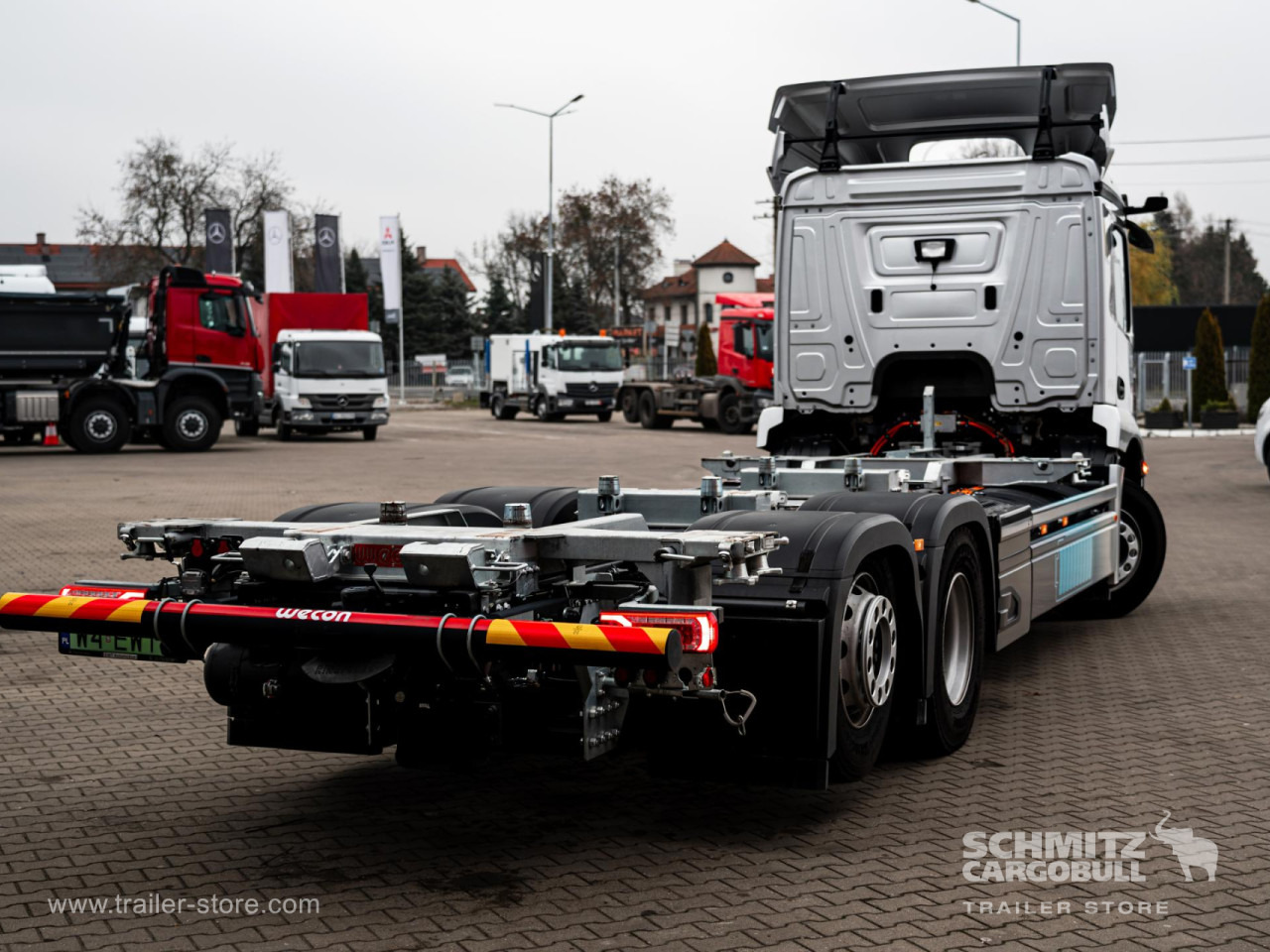 MERCEDES-BENZ - Pengangkut kontainer/ Container truck, Truk listrik: gambar 3 MERCEDES-BENZ - Pengangkut kontainer/ Container truck, Truk listrik: gambar 3