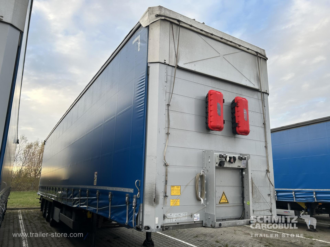 SCHMITZ Curtainsider Mega - Semi-trailer dengan terpal samping: gambar 1 SCHMITZ Curtainsider Mega - Semi-trailer dengan terpal samping: gambar 1