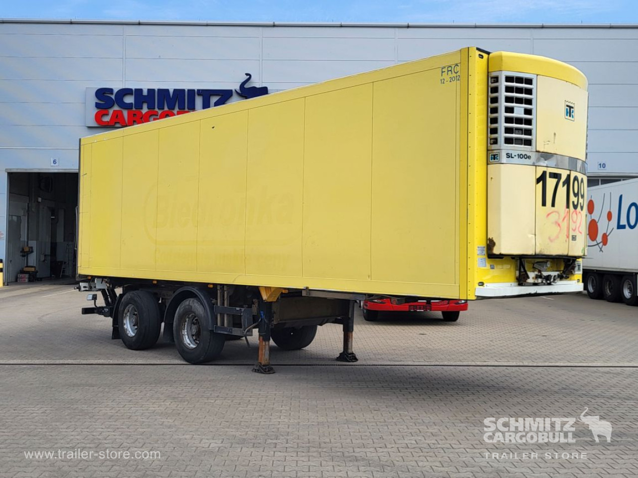 SCHMITZ Insulated/refrigerated box Taillift - Semi-trailer berpendingin: gambar 5 SCHMITZ Insulated/refrigerated box Taillift - Semi-trailer berpendingin: gambar 5