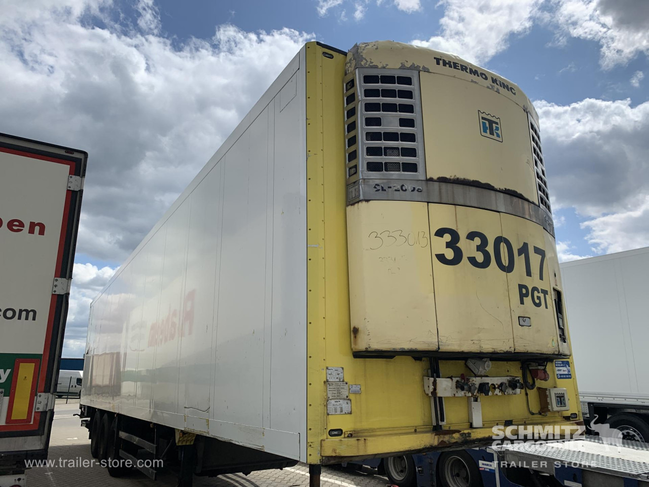 SCHMITZ Reefer Standard Taillift - Semi-trailer isotermal: gambar 1 SCHMITZ Reefer Standard Taillift - Semi-trailer isotermal: gambar 1