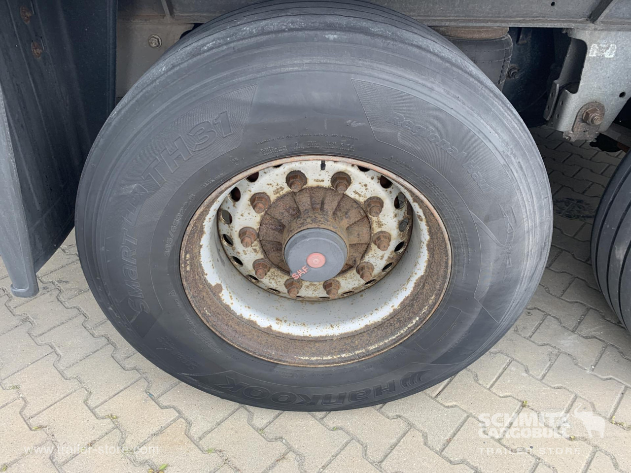 SCHMITZ Reefer Standard Taillift - Semi-trailer isotermal: gambar 2 SCHMITZ Reefer Standard Taillift - Semi-trailer isotermal: gambar 2