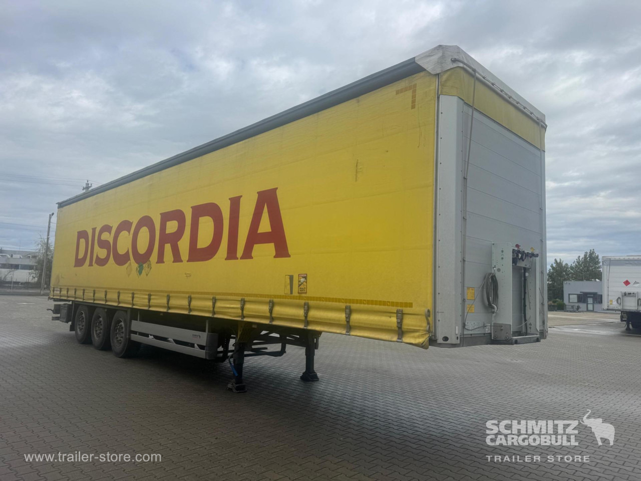 SCHMITZ Curtainsider Standard - Semi-trailer dengan terpal samping: gambar 1 SCHMITZ Curtainsider Standard - Semi-trailer dengan terpal samping: gambar 1