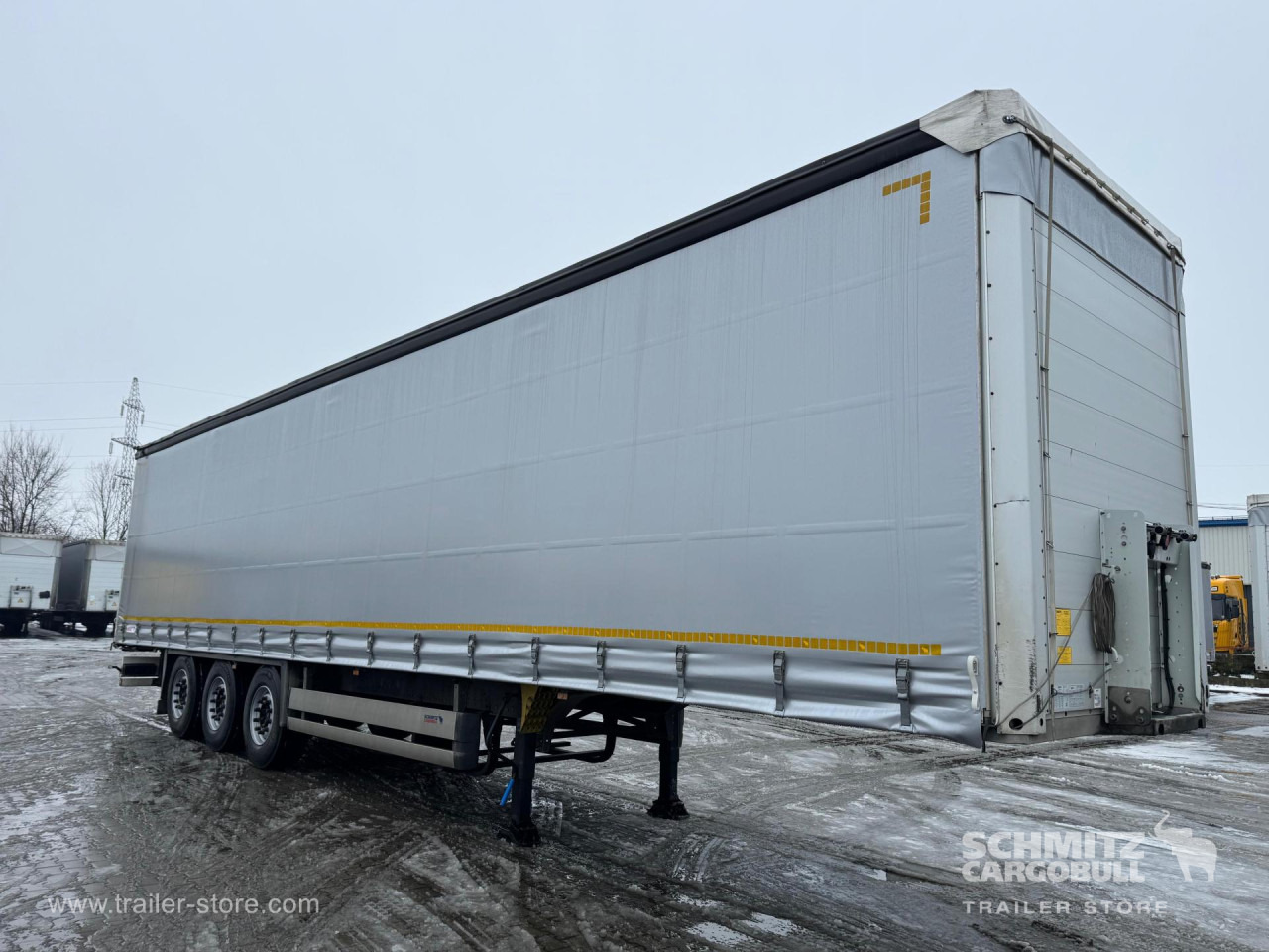 SCHMITZ Curtainsider Standard - Semi-trailer dengan terpal samping: gambar 1 SCHMITZ Curtainsider Standard - Semi-trailer dengan terpal samping: gambar 1