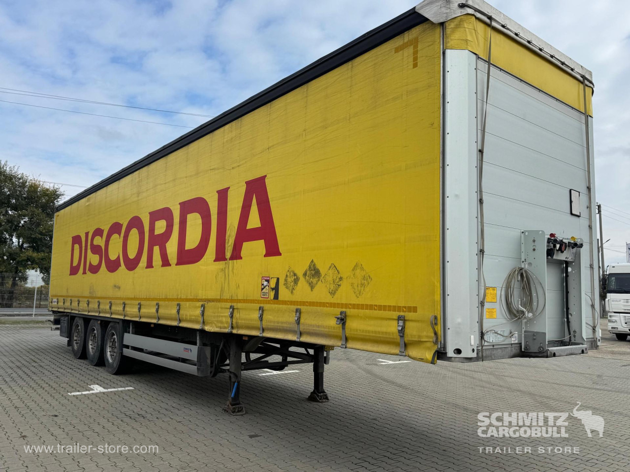 SCHMITZ Curtainsider Standard - Semi-trailer dengan terpal samping: gambar 1 SCHMITZ Curtainsider Standard - Semi-trailer dengan terpal samping: gambar 1