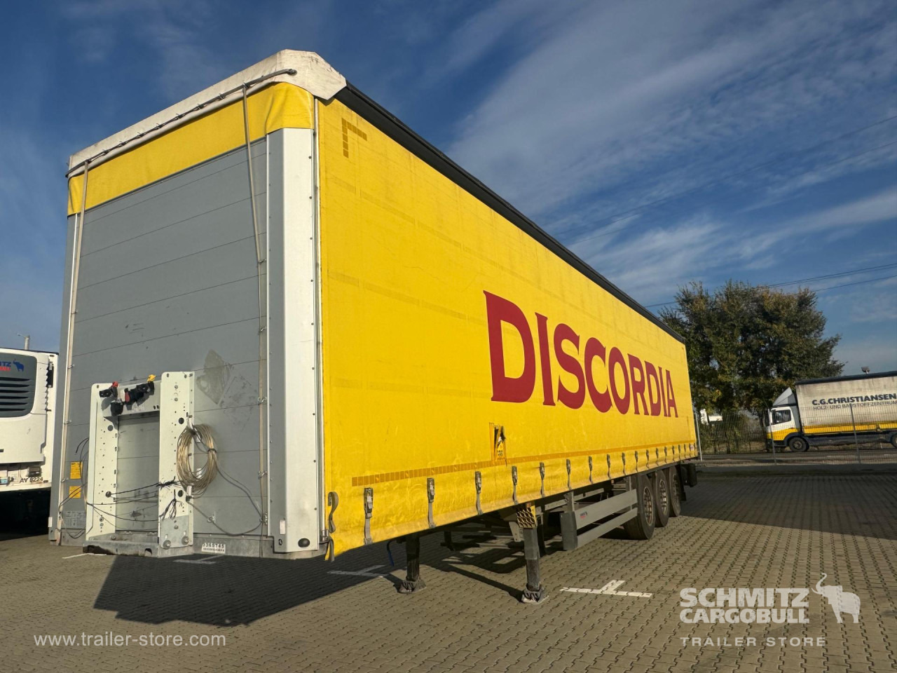 SCHMITZ Curtainsider Standard - Semi-trailer dengan terpal samping: gambar 1 SCHMITZ Curtainsider Standard - Semi-trailer dengan terpal samping: gambar 1