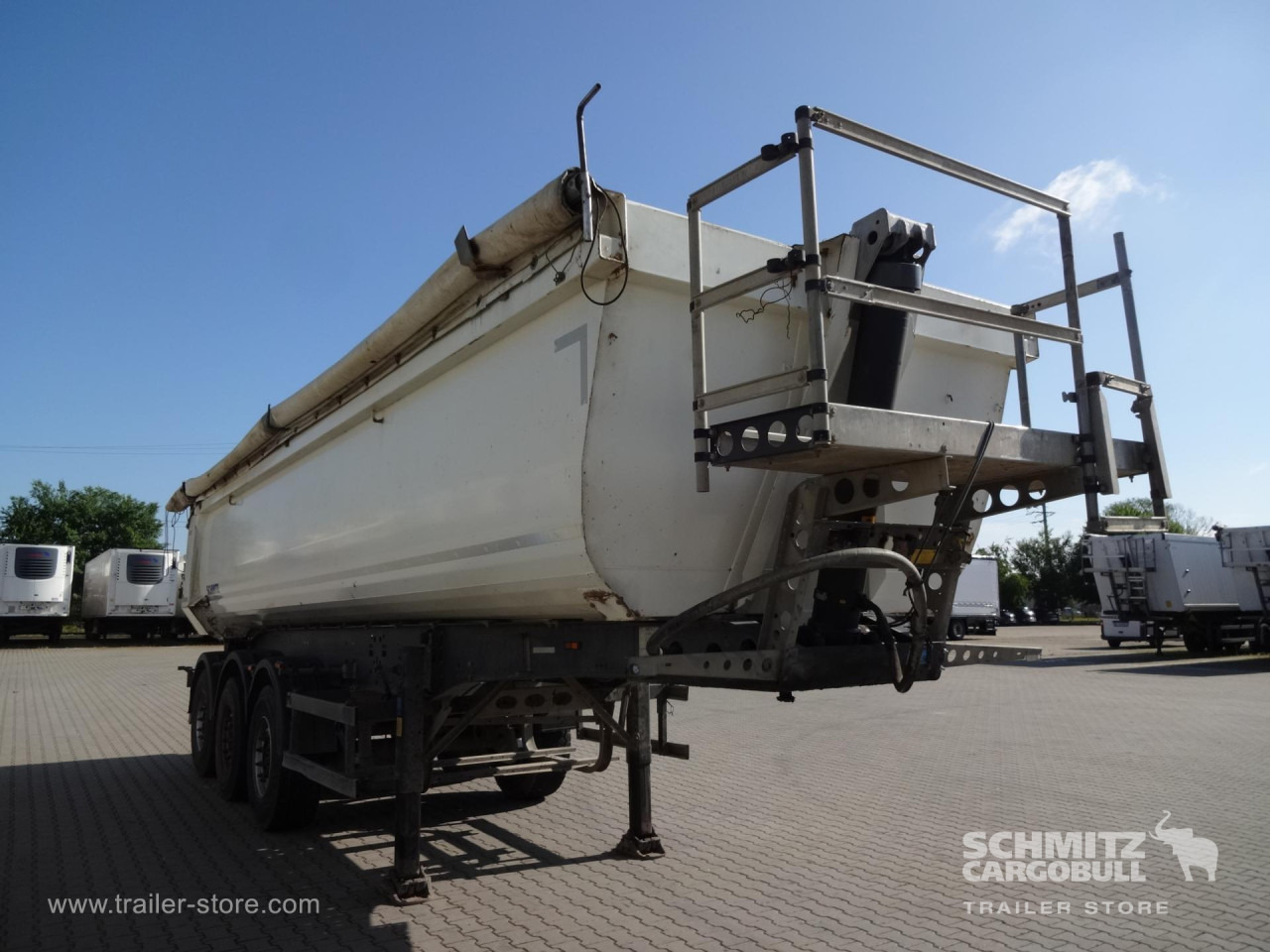 SCHMITZ Tipper Steel half pipe body 28m³ - Semi-trailer jungkit: gambar 3 SCHMITZ Tipper Steel half pipe body 28m³ - Semi-trailer jungkit: gambar 3