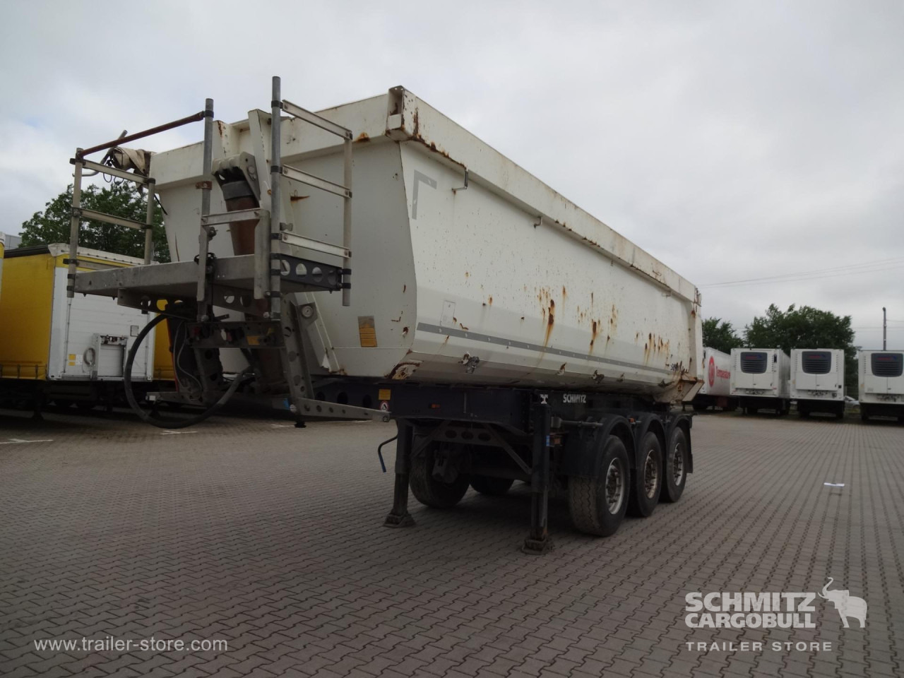 SCHMITZ Tipper Steel half pipe body 28m³ - Semi-trailer jungkit: gambar 5 SCHMITZ Tipper Steel half pipe body 28m³ - Semi-trailer jungkit: gambar 5