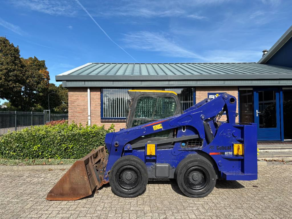 Bobcat S 770 - Skid steer: gambar 1 Bobcat S 770 - Skid steer: gambar 1
