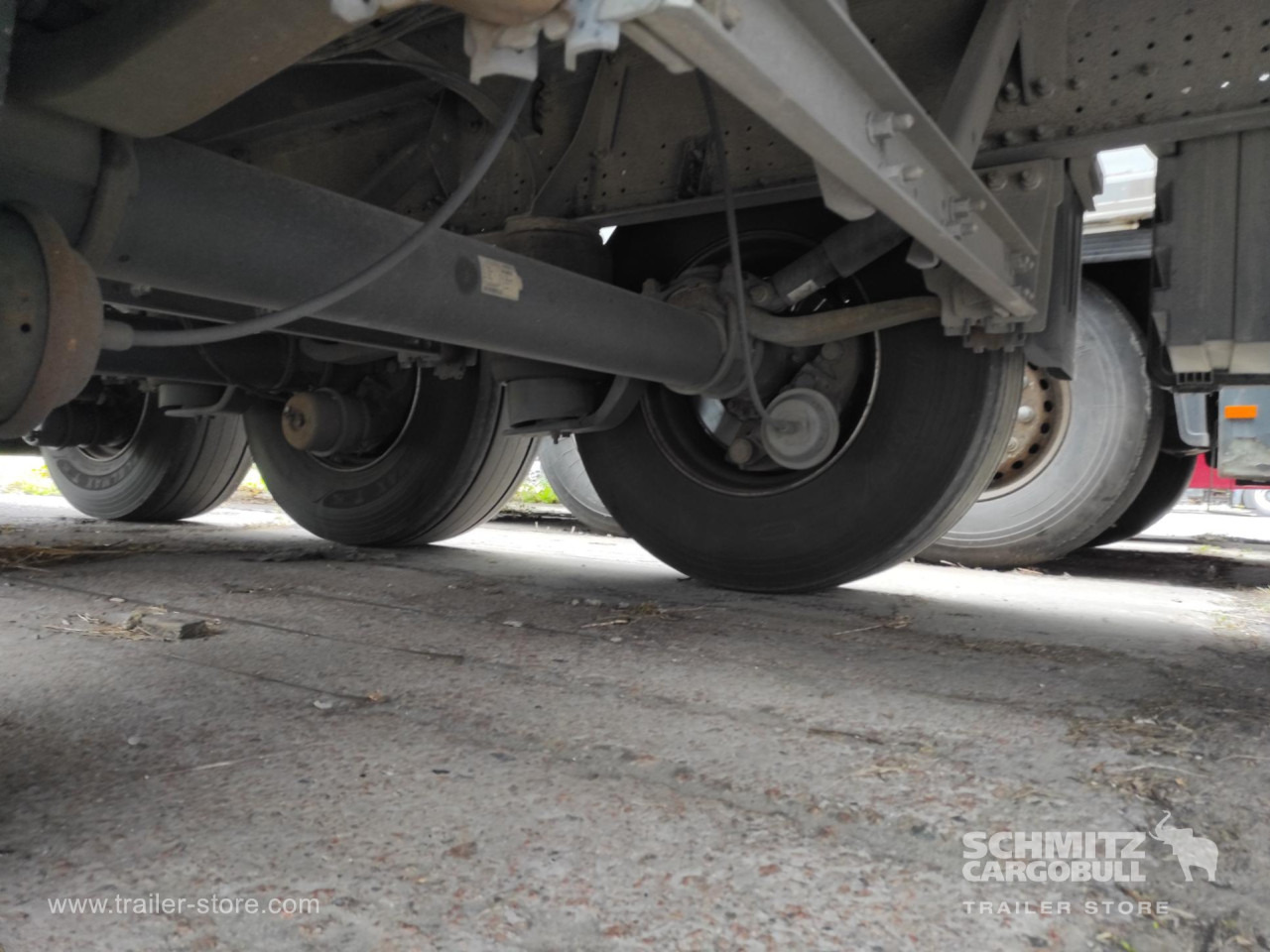 SCHMITZ Напівпричіп Стандартний - Semi-trailer dengan terpal samping: gambar 2 SCHMITZ Напівпричіп Стандартний - Semi-trailer dengan terpal samping: gambar 2