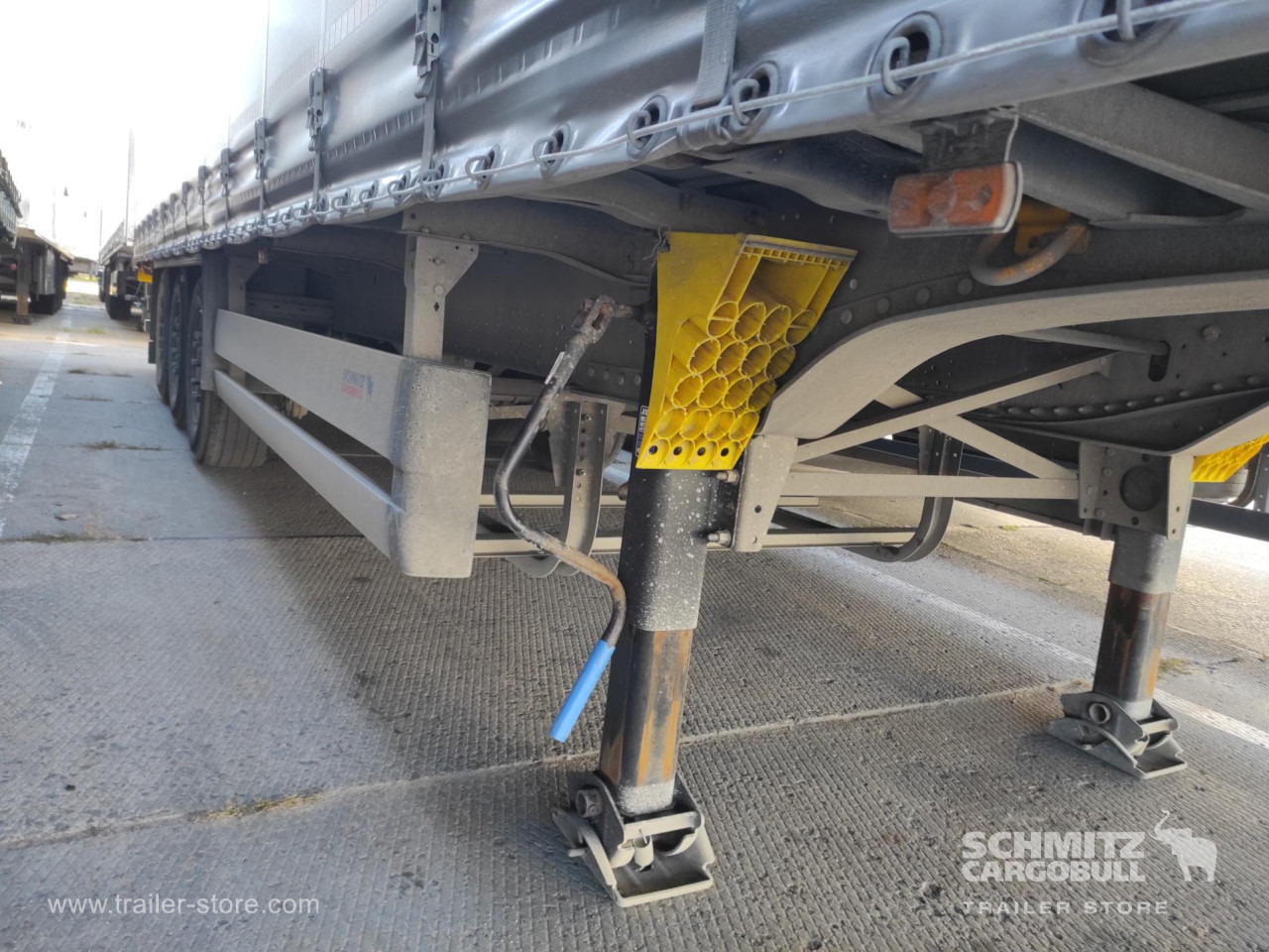 SCHMITZ Напівпричіп Стандартний - Semi-trailer dengan terpal samping: gambar 3 SCHMITZ Напівпричіп Стандартний - Semi-trailer dengan terpal samping: gambar 3