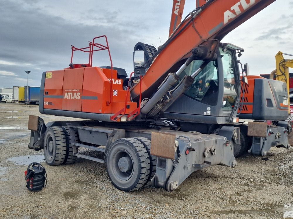 ATLAS 250MH Blue / 2023 / 2800 MTH - Mesin pengisi: gambar 1 ATLAS 250MH Blue / 2023 / 2800 MTH - Mesin pengisi: gambar 1