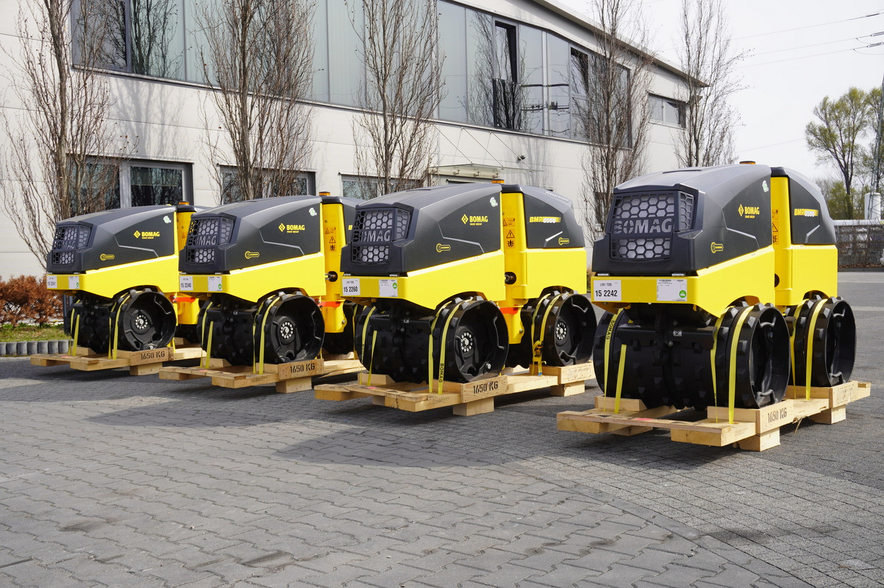BOMAG BMP 8500 brand-new trench roller / Remote Control / 4 units - Stabilisator tanah: gambar 1 BOMAG BMP 8500 brand-new trench roller / Remote Control / 4 units - Stabilisator tanah: gambar 1
